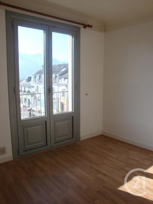 Afficher la photo en grand Appartement T3 à louer - 3 pièces - 57.3 m2 - ARGELES GAZOST - 65 - MIDI-PYRENEES - Century 21 Val Habitat